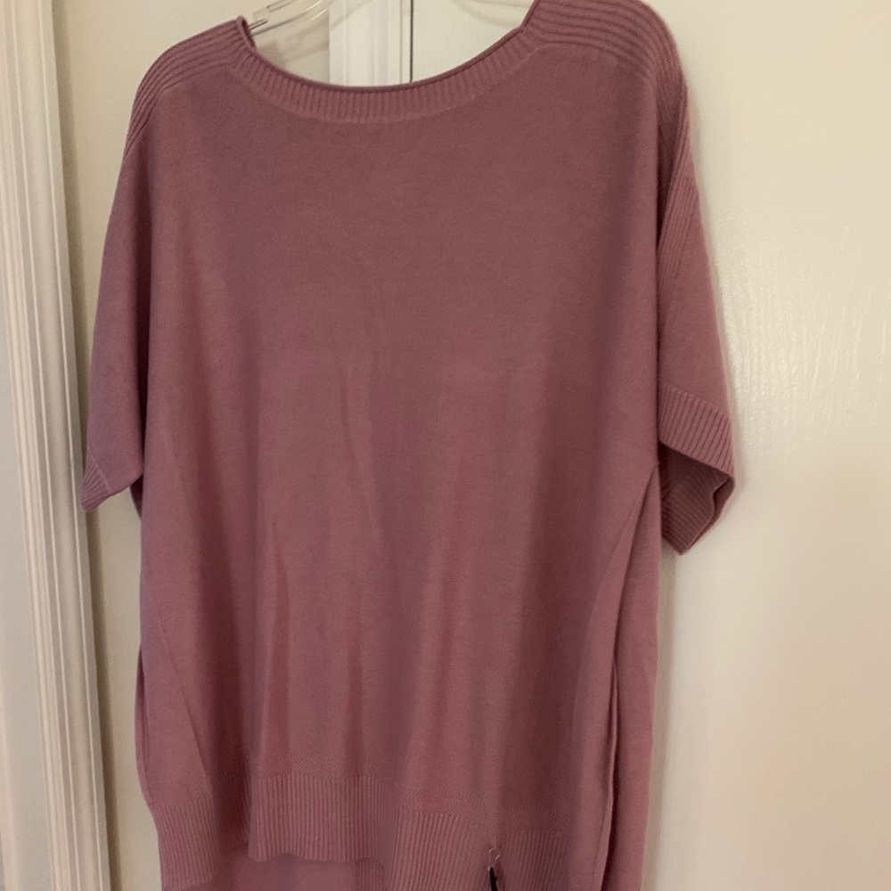 Lululemon poncho with slits on side and tapered